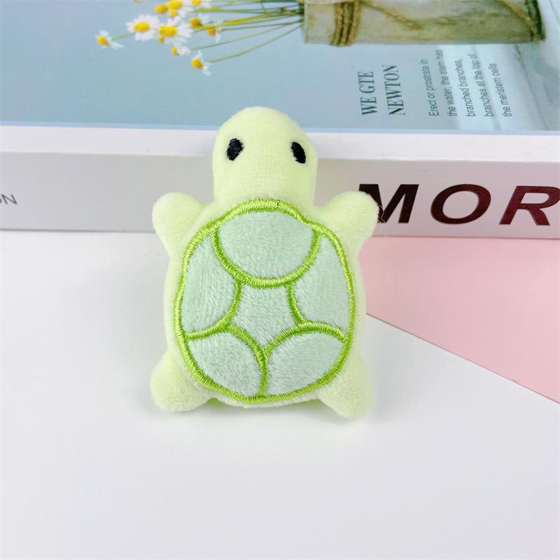 Xiaohongshu Милая маленькая черепашка мультяшная кукла рюкзак кулон шпилька и аксессуары для одежды для детей