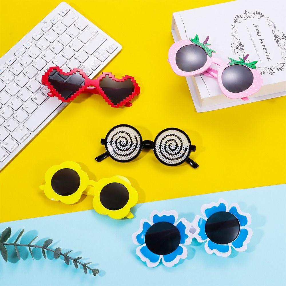 Fruit Design Funny Pineapple Sunglasses Trendy Beach Photo Glasses for Women & Men
