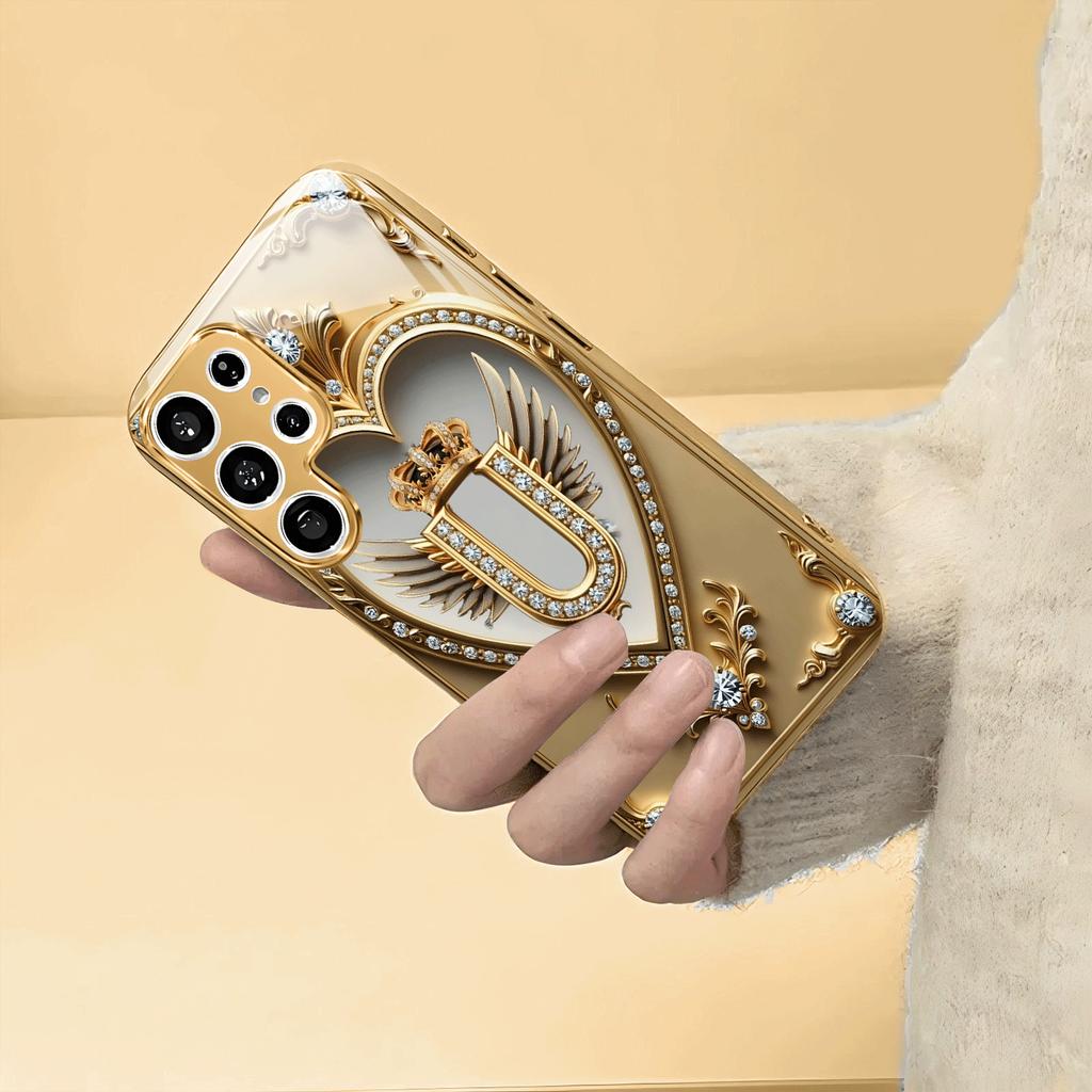 Позолоченный чехол для телефона из закаленного стекла, совместимый с Galaxy S26 S25 S24 S23 S22 Ultra Plus. Имеет дизайн с узором в виде золотых сердечек.