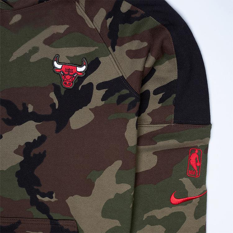 Nike NBA Чикаго Буллз Толстовка с вышитым логотипом Камуфляжная Детские толстовки Милитари-зеленый 3Z2B7BBXL-BUL