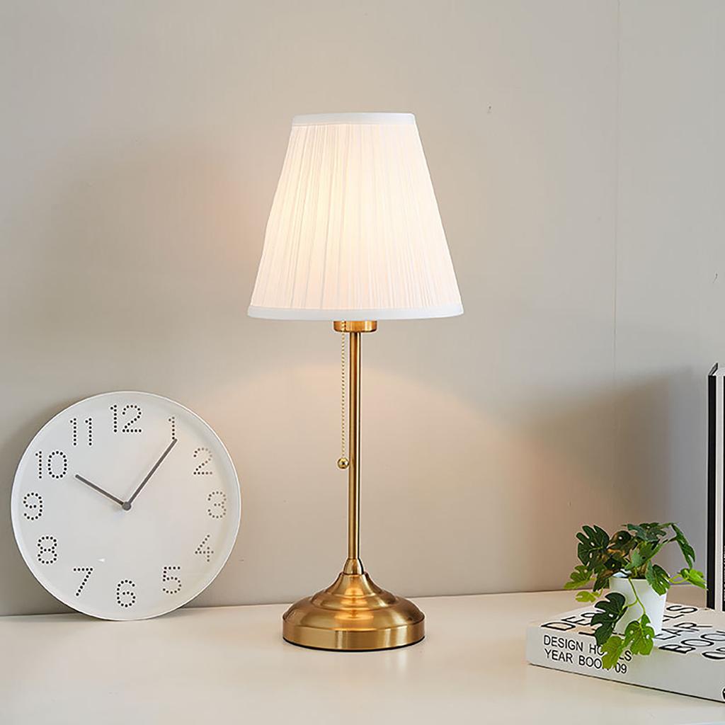 Retro Bedroom Bedside Lamp North European And American Light Luxury European Modern Minimalist Creative Desk Warm Pull Small Table Lamp
