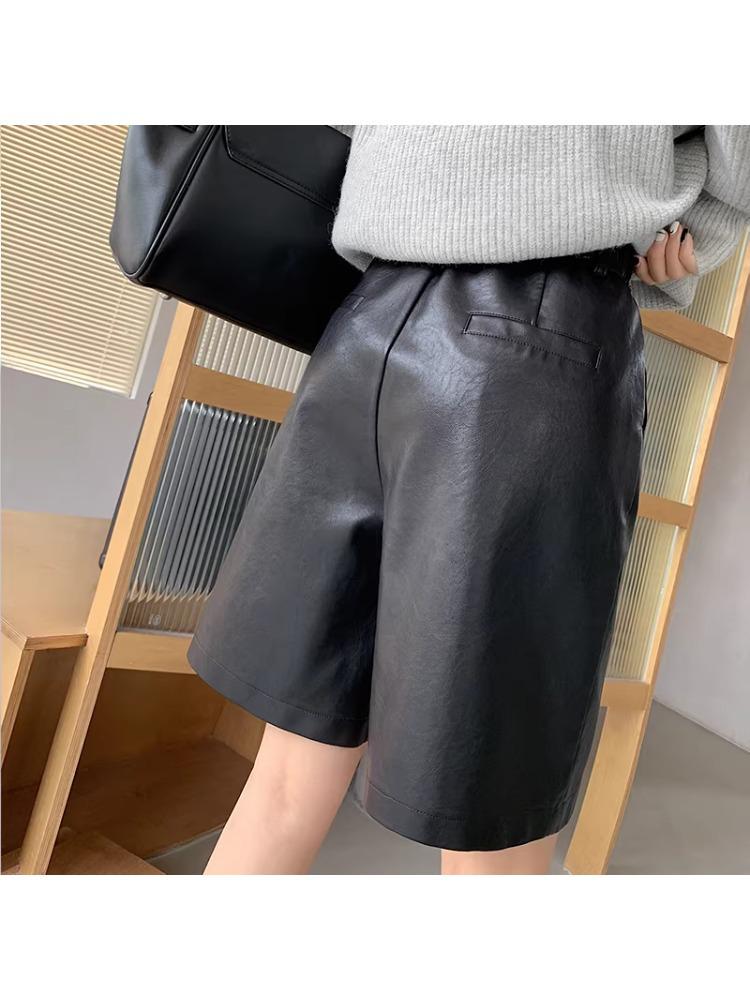 Женские шорты Bootcut с высокой талией из стираной PU-кожи 2025 года - Средней длины, Широкие штанины, Свободный стройнящий крой для Осени/Зимы