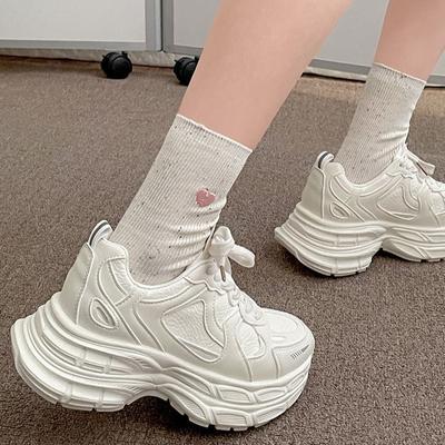 Белые ноги показывают небольшое увеличение роста, толстая подошва, папины туфли, женские 2025, новые весенние и осенние легкие, увеличивающие рост, универсальные спортивные туфли