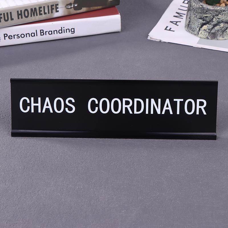 Карточка должности Координатор хаоса Офисный декор Настольная табличка Смешные таблички Рабочие принадлежности для женщин Металлическая именная табличка