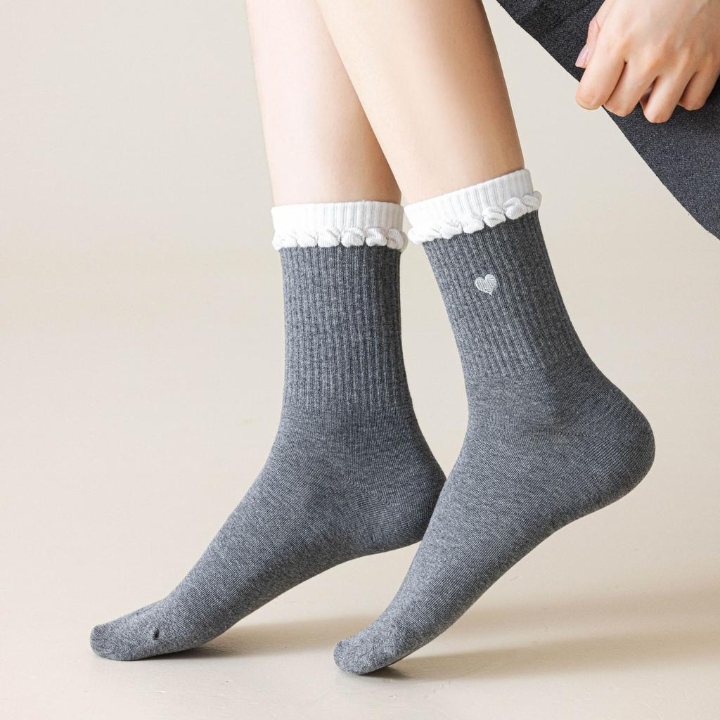 Female Autumn New Love Embroidered Lace Boneless Cotton Medium Tube Pile Socks