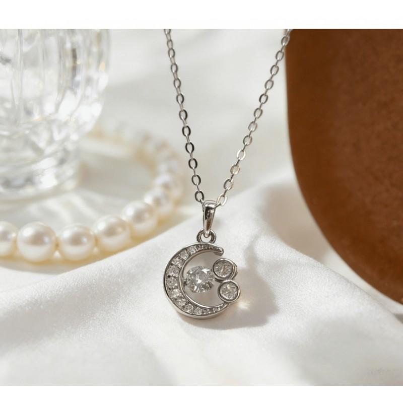 Womens Moon Pendant Necklace Clavicle Chain Light Luxury Fine Jewelry Small Chic Design