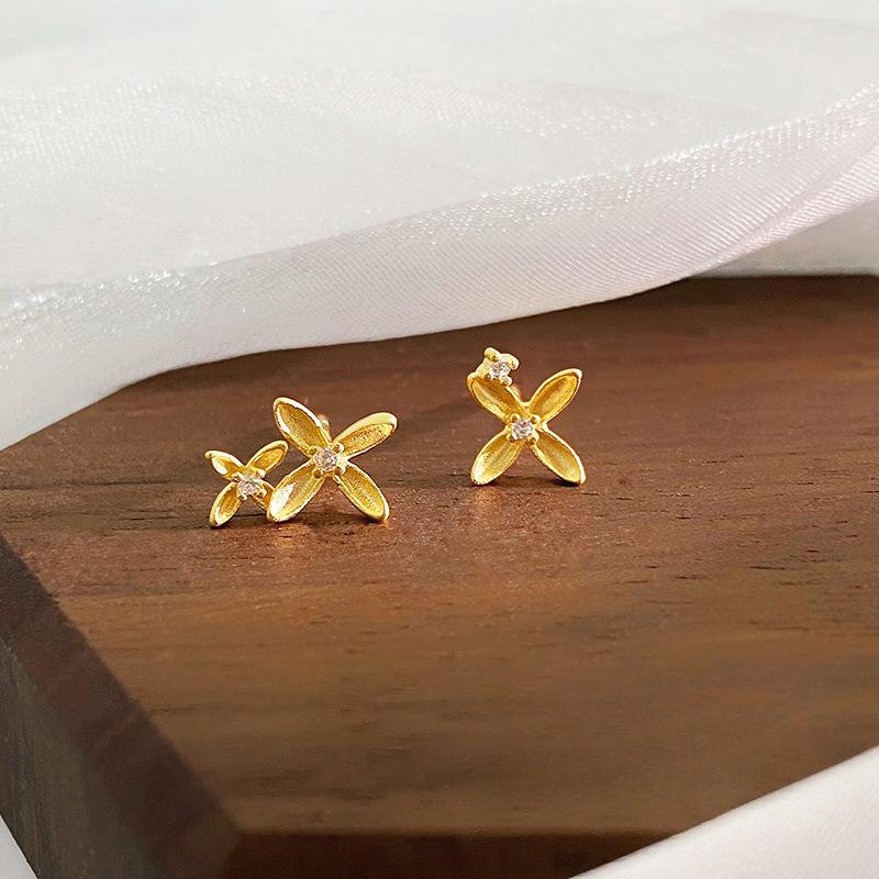 Асимметричный темперамент, серьги-цветы, женский темперамент, элегантные и универсальные легкие роскошные серьги