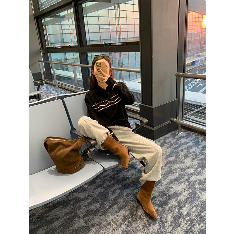 Версия из овчины, большой обхват голенища, замшевый заостренный носок, полусапоги на низком толстом каблуке, плоская подошва, ретро модные короткие ботинки Мартин