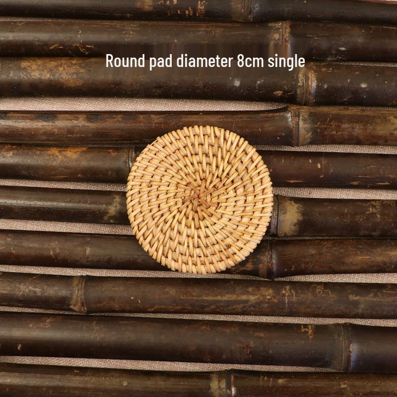 Набор подстаканников и противоскользящих ковриков для стола, плетеных из ротанга вручную: Термостойкие подставки под стаканы, чайники, миски, тарелки и обеденные столы.