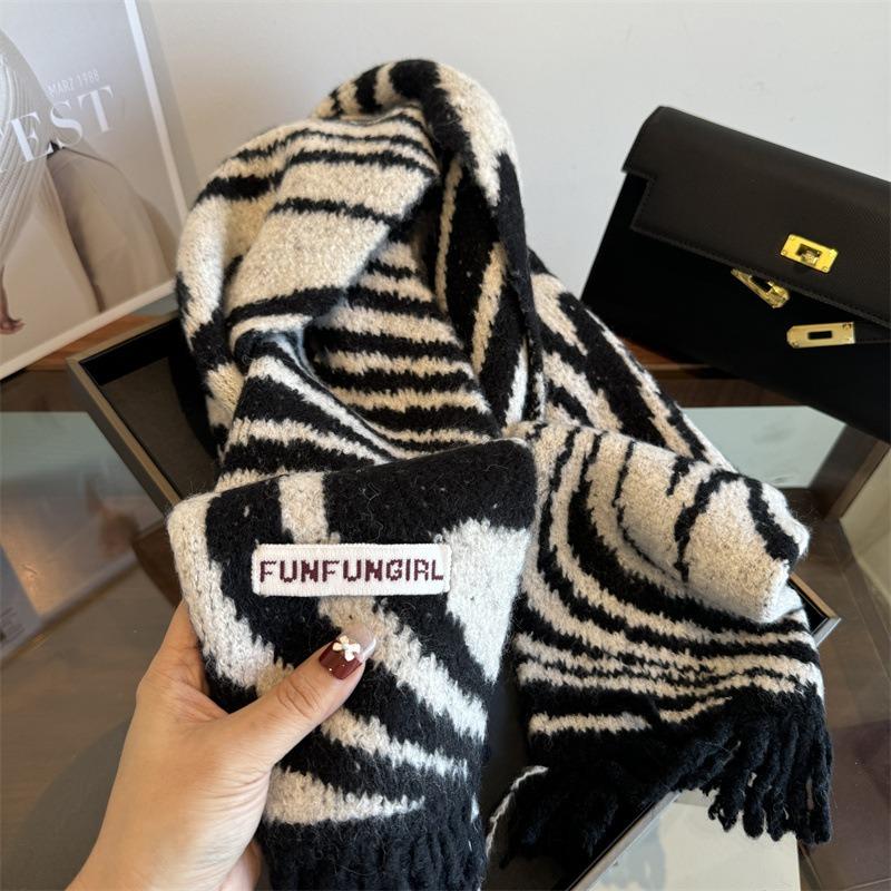 Zebra Pattern Scarf Female Winter Versatile Student New Fashion Scarf Thickened Warm Autumn and Winter Shawl