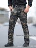 Мужские зимние мягкие брюки-софтшелл для лыж с камуфляжным рисунком и флисовой подкладкой - Ветрозащитные, морозостойкие, с множеством карманов.