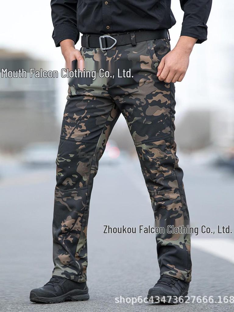 Мужские зимние мягкие брюки-софтшелл для лыж с камуфляжным рисунком и флисовой подкладкой - Ветрозащитные, морозостойкие, с множеством карманов.