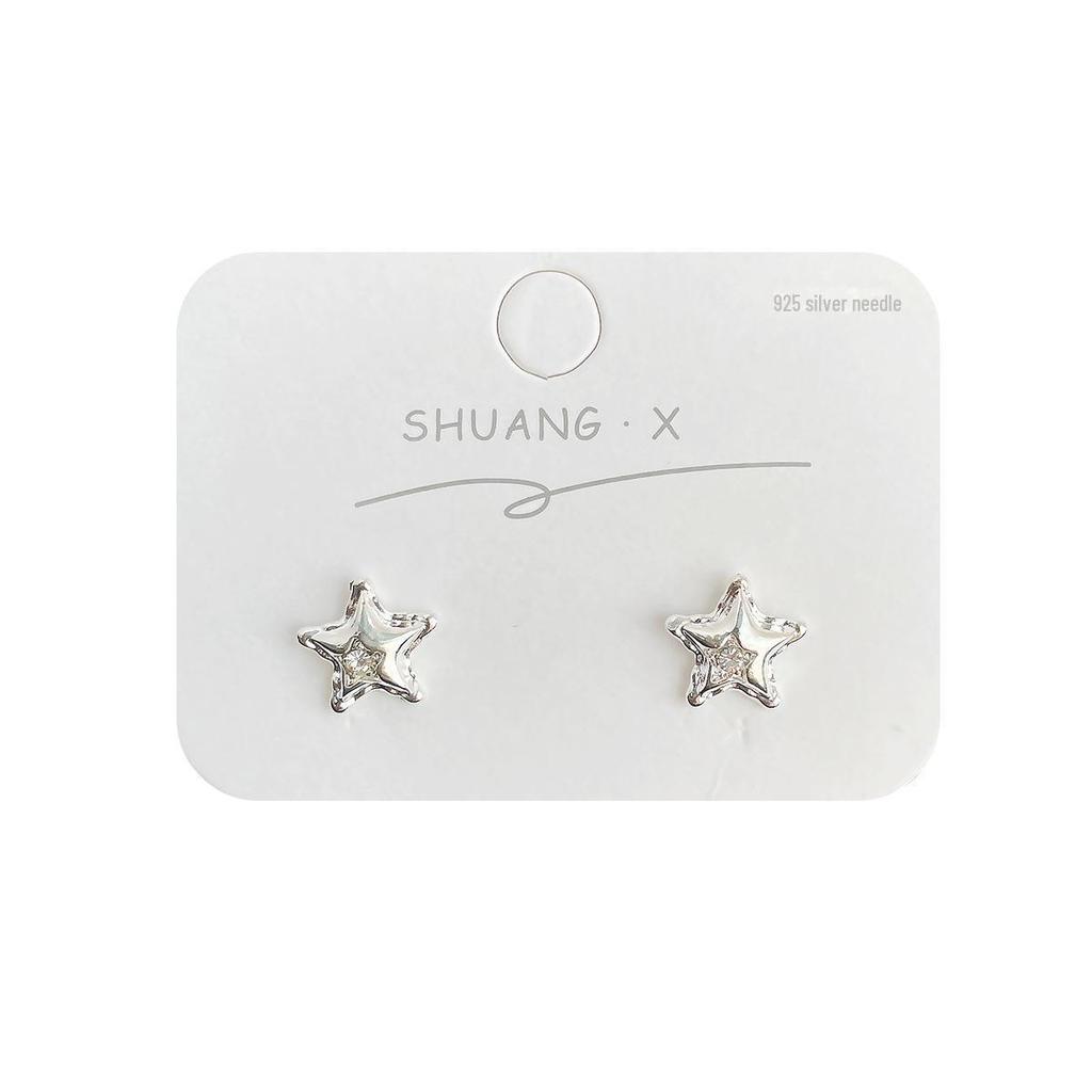 Минималистичные серебряные серьги-иглы «Звезда и Луна»: Стильный дизайн подвески в виде пятиконечной звезды