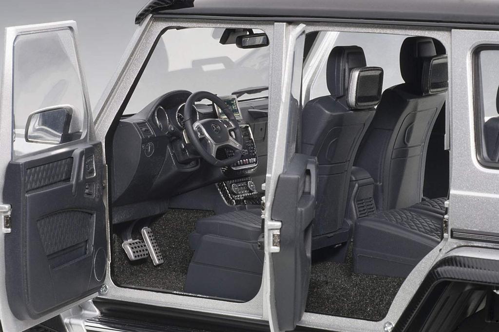 AUTOart G500 Squared Silver Готовый продукт 1/18 Mercedes-Benz 4×4