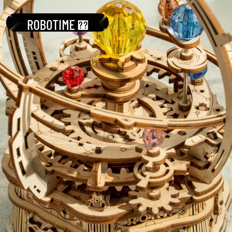 Вращающаяся деревянная карусель музыкальная шкатулка - подарок ручной работы