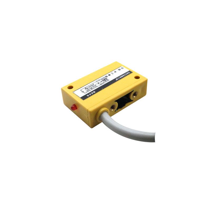 Индуктивный датчик приближения Huguang LMF5-3004/2NANBP