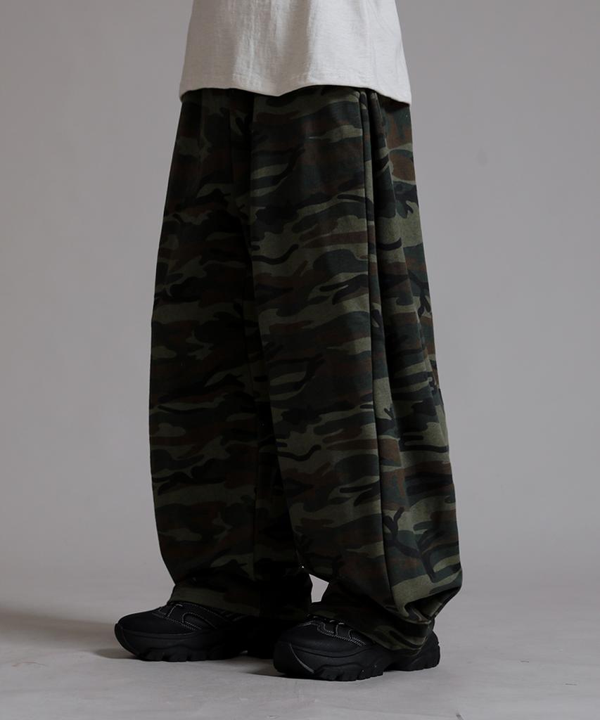 LIKE THE MOST Two-Tuck Longside Overpants_Camo Khaki