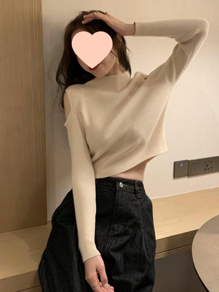 Korean Off-Shoulder Knit Long-Sleeve Sweater for Women - Spring 2025 Collection