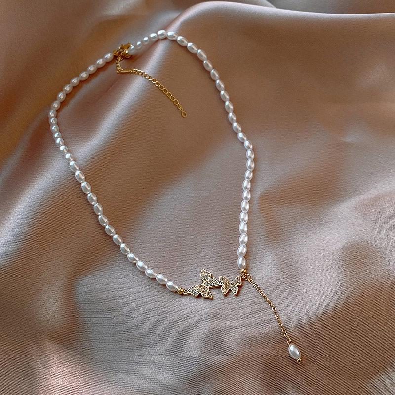 Vintage Elegant Pearl Necklace for Women Tassel Butterfly Pendant Alloy Choker Collarbone Chain Retro Summer Jewelry Gift