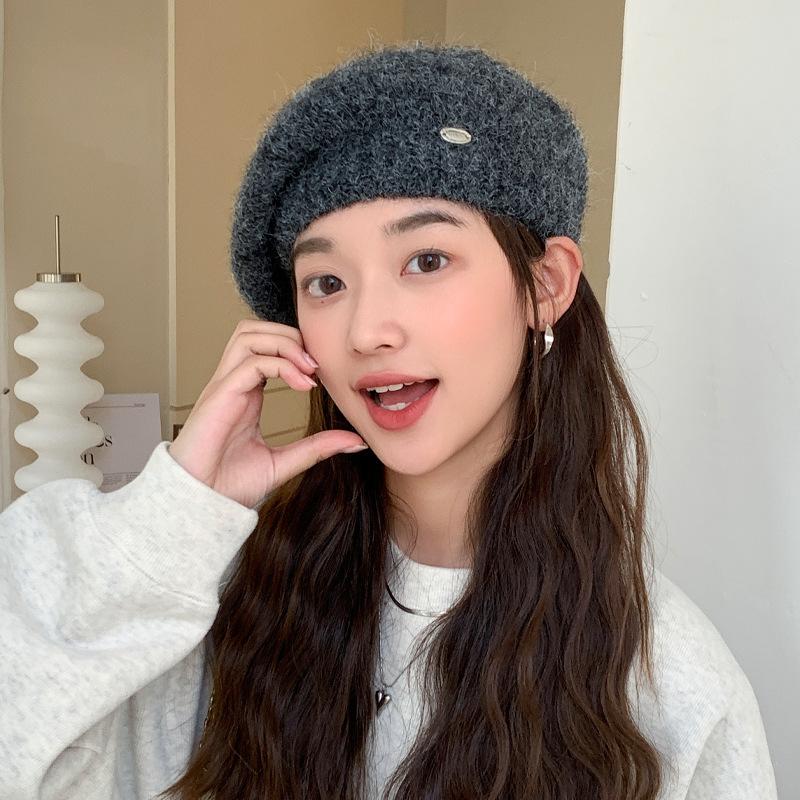 Autumn and winter new hat women's solid color versatile knitted wool hat winter windproof warm metal standard beret