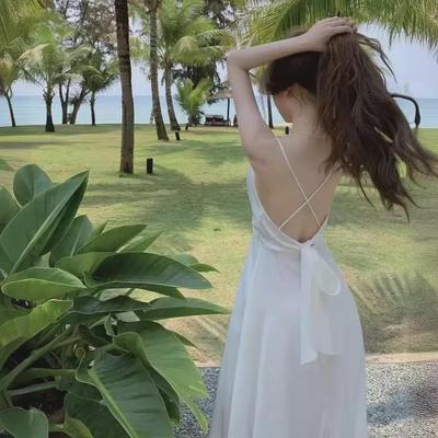 Элегантное белое платье с открытой спиной и бантом на подтяжках 2024 года — женское летнее длинное платье с морским принтом