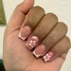 24Pcs Short Square Press On Nails Pink French Tip With White Flower Design DIY Manicure False Nails For Women