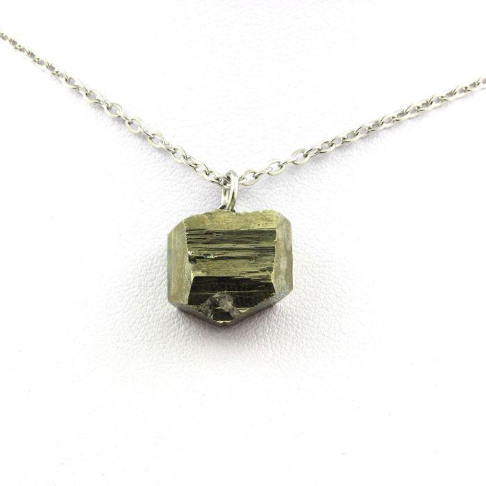 Pierres et Minéraux. Collier Pyrite brut. 33.53 ct. Ambas Aguas, La Rioja, Espagne.