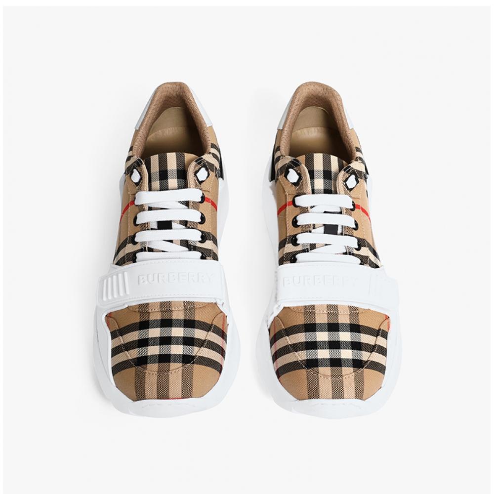 Burberry Проверьте замшевые кроссовки A7028