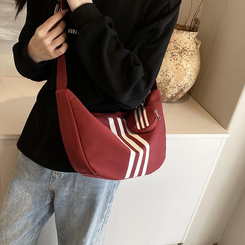 New Fashion Niche Design Messenger Bag Korean Version Versatile Casual Dumpling Bag Commuter Shoulder Bag Women