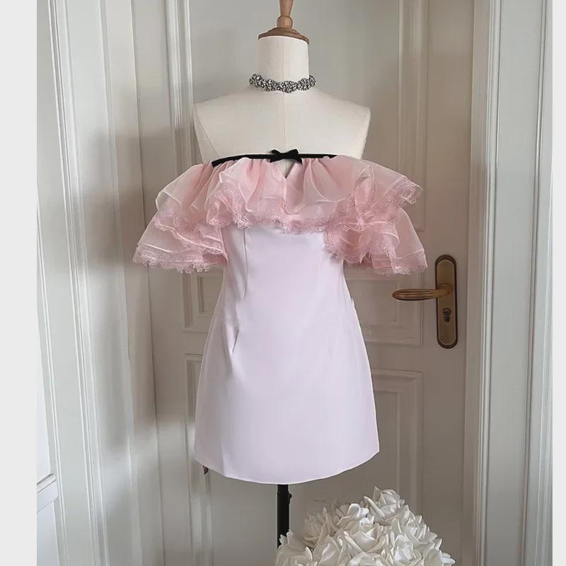 Розовое платье на одно плечо с оборками и тонкими бедрами для дня рождения