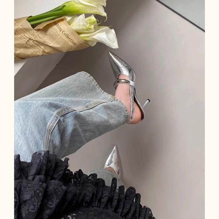 Туфли на шпильках с острым носком и сумкой на голове женские босоножки весна-лето 2025 новые металлические резинки сзади пустые красивые одинарные туфли женские