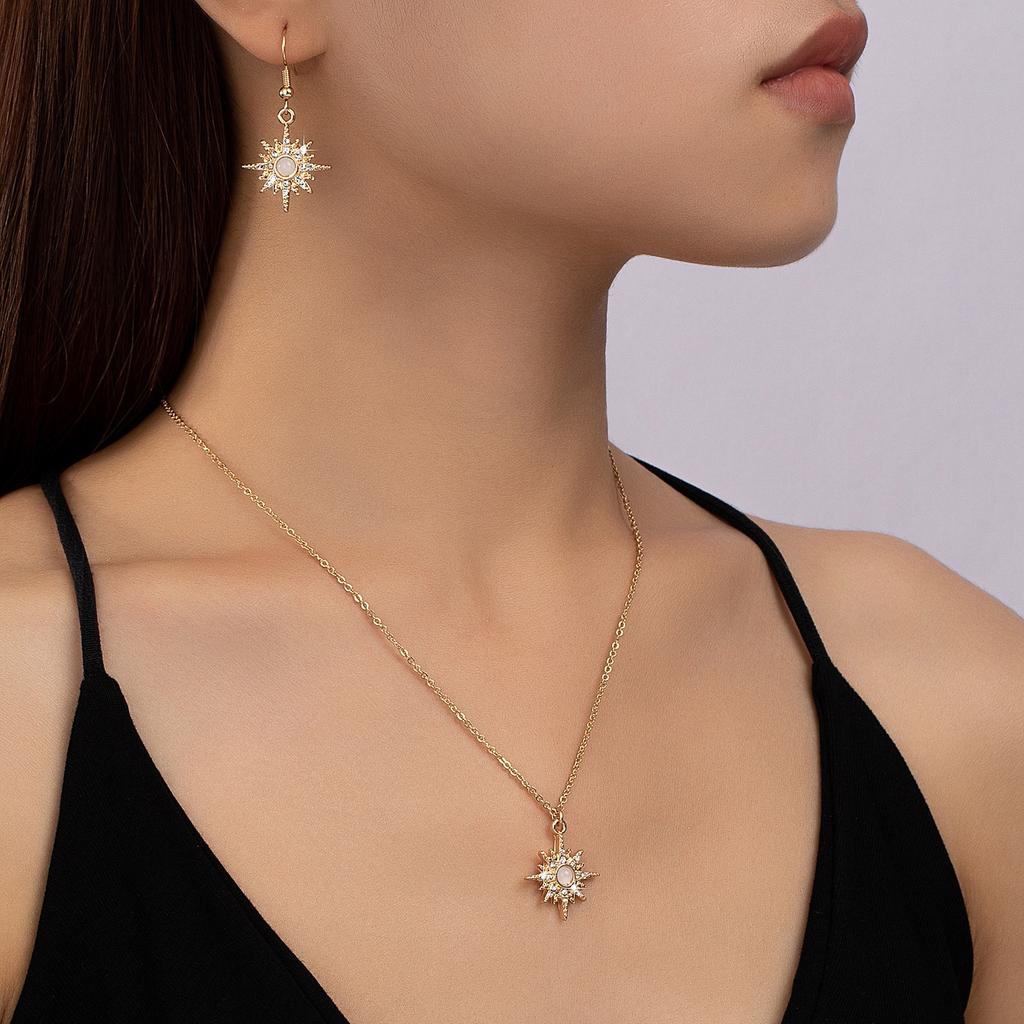 Легкая роскошь Maimang Star Набор серег и ожерелья Женский Нишевый дизайн Высококлассный Повседневный Универсальный Набор украшений