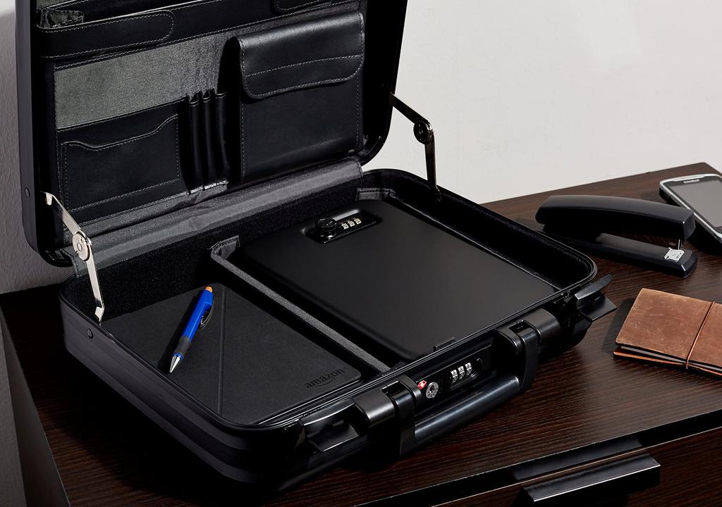 Amazon Basics Портативный Черный XL Сейф с Кодовым Замком и Диском Размеры (16,5 см Ш x 24,6 см Г x 4,9 см В)