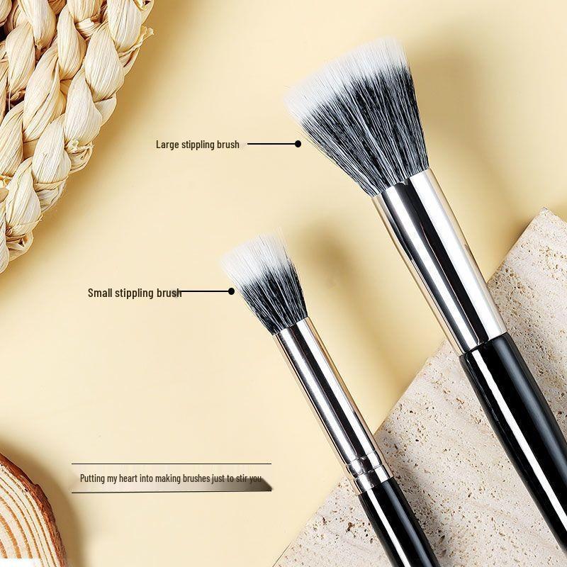 Blush Stippling Brush: Double Layer Fine Goat Hair Makeup Tool