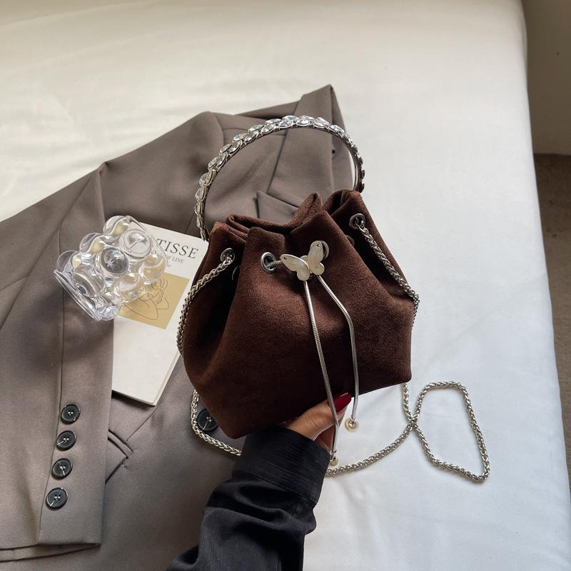 Премиальная сумка-ведро на цепочке Новая женская повседневная бархатная портативная темпераментная сумка-мессенджер для通勤