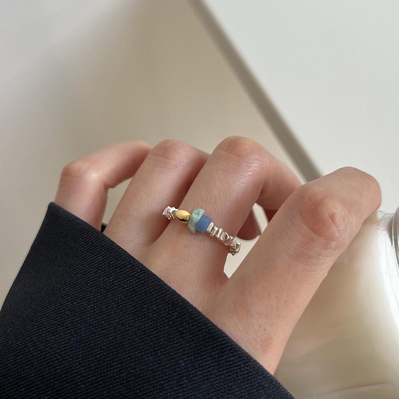 Элегантное эластичное кольцо из нефрита и серебра — стильное, универсальное и роскошное