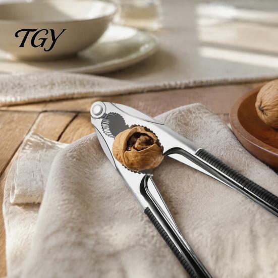 Nutcracker for Home Restaurant Nut Crackers All Nuts, Heavy Duty Pecan Cracker Tool Walnuts, Multi-purpose Seafood Shell Opener with Non-Slip