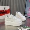 Мода 2025 Новая весна и осень Новый стиль Удобная высота Толстая подошва Женская спортивная обувь Модная повседневная белая обувь