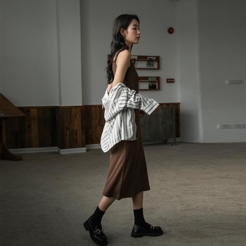 Платье-халтер женское летнее со свободным прямым жилетом длинное платье выше колена