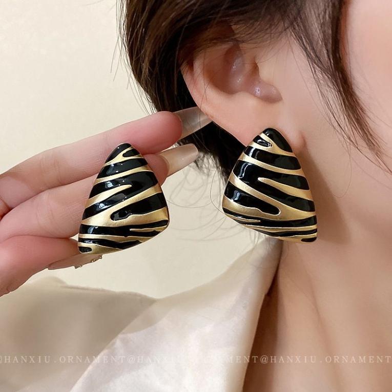 Черные длинные серьги женские 2024 новая волна корейские онлайн знаменитости темперамент знаменитости преувеличенные модные серьги