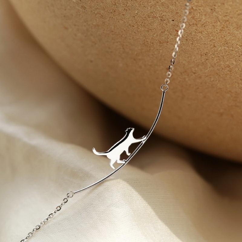 Female Personality Walking Cat Pendant Necklace Cute Animal Kitten Curved Simple Clavicle Chain Necklaces Party Jewelry