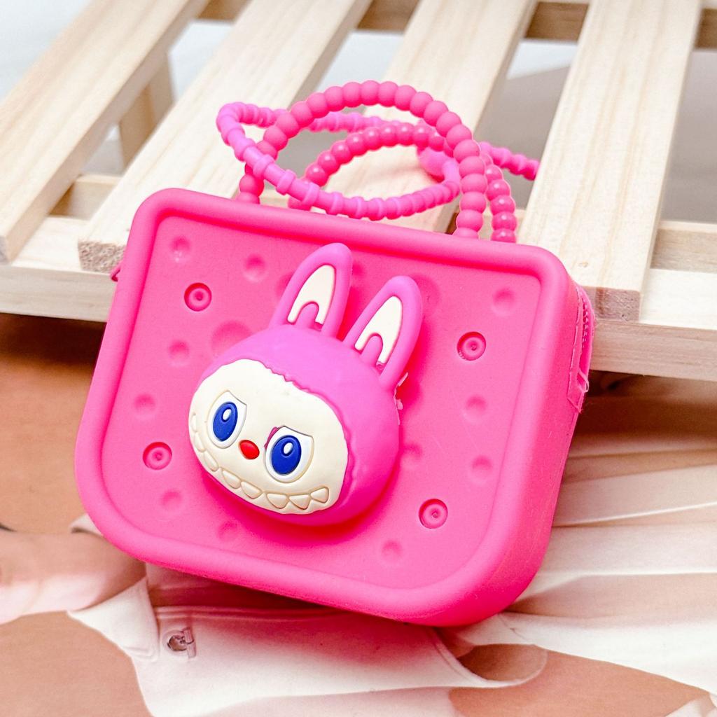 Кошелек для монет Labubu для девочек, маленький подарок, милый мультяшный, съемная кукла, маленькая квадратная сумка, подвеска CLE