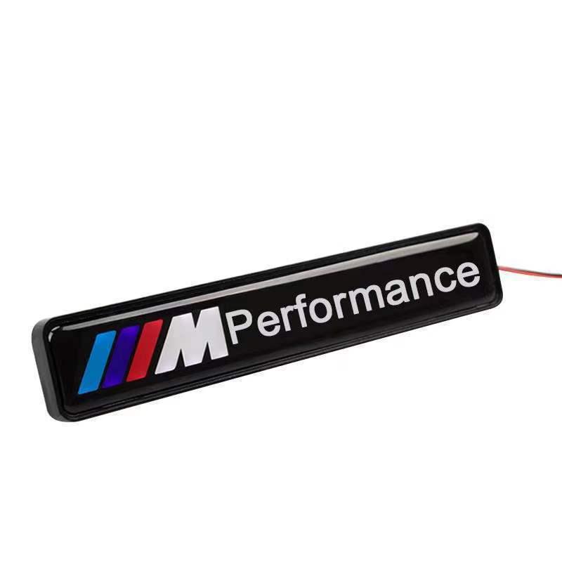 Подсвечиваемая эмблема M BMW для решетки радиатора: Совместимо с 3, 5, GT, 4, 1 (118i), Серии 2, X1, X2, X3, X4, X5.