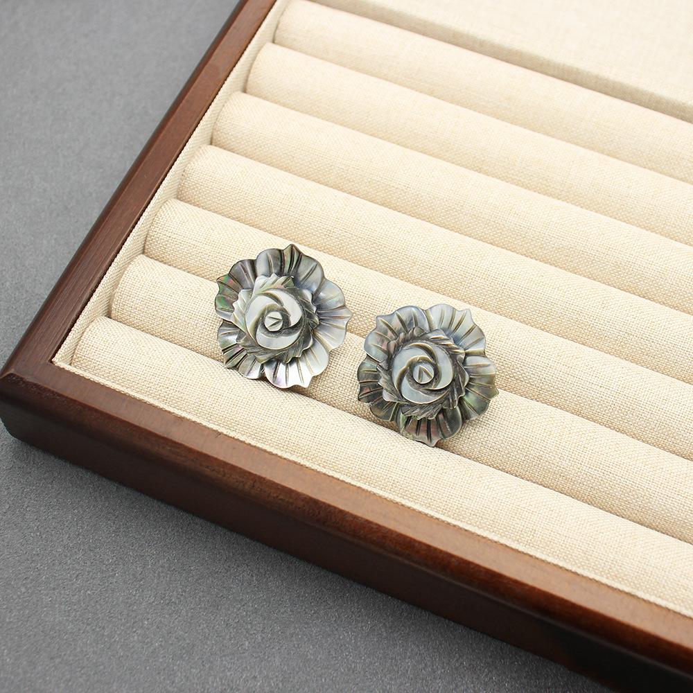 MONIES Серьги-камелии Wind Black с перламутром - Элегантный и роскошный стиль для женщин