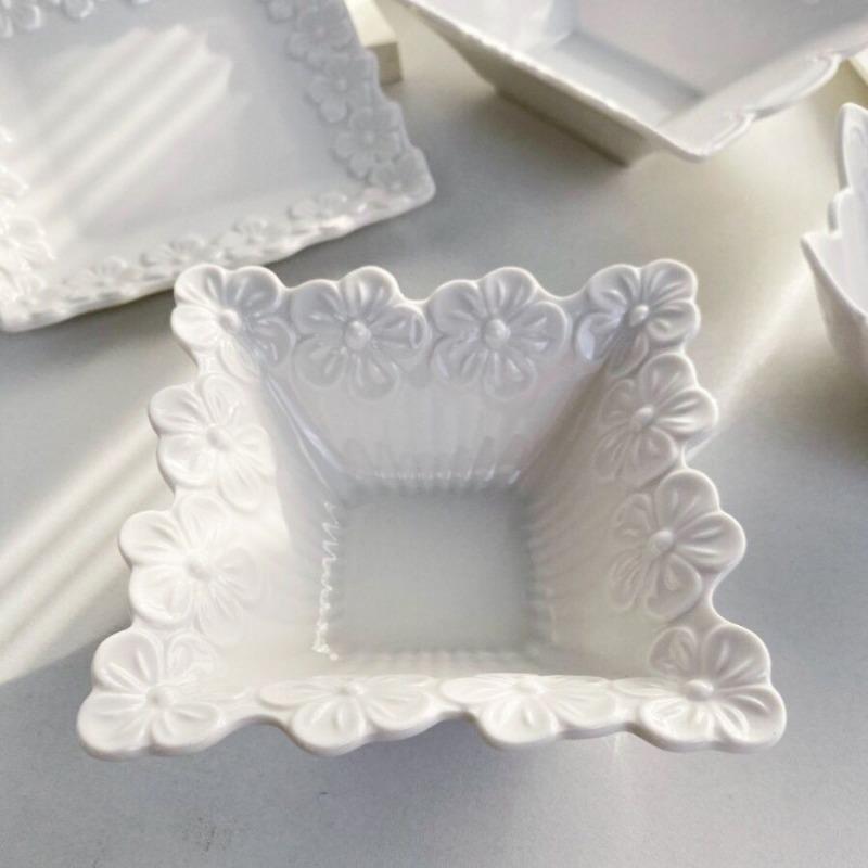 Керамическая тарелка с рельефом белого цвета, закуска «Вишневый цвет», подглазурная тарелка для димсамов, материал для макания в хот-пот, французский стиль