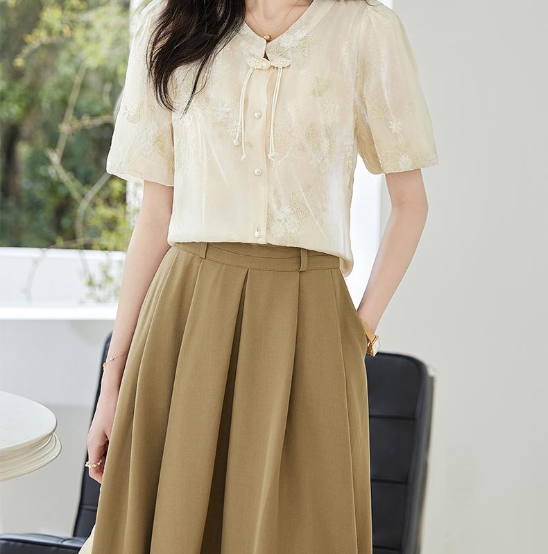 Summer new style pearl buckle heavy embroidery bubble sleeves with glossy organza fabric short sleeved shirt