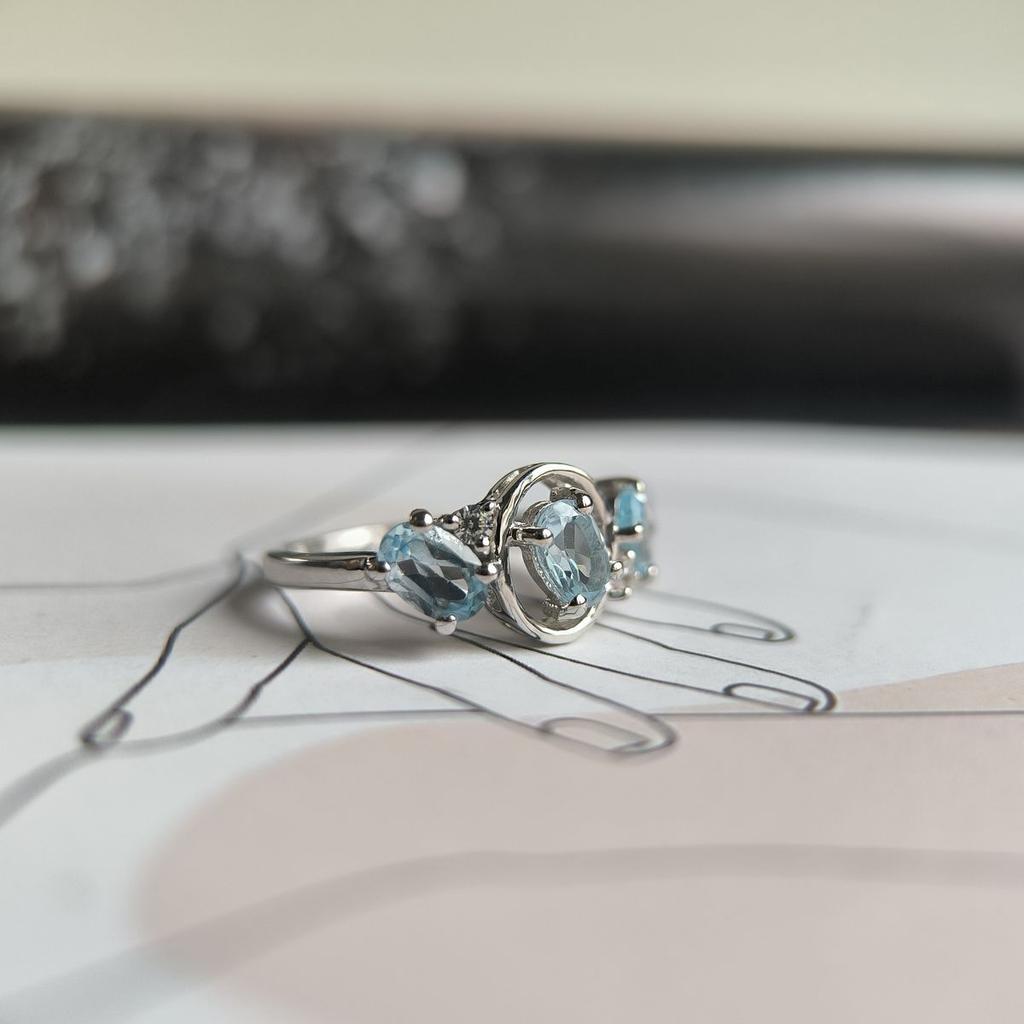 Серебряное кольцо с натуральным топазом 1.707ct, вес изделия 3,08 гр (2194521)