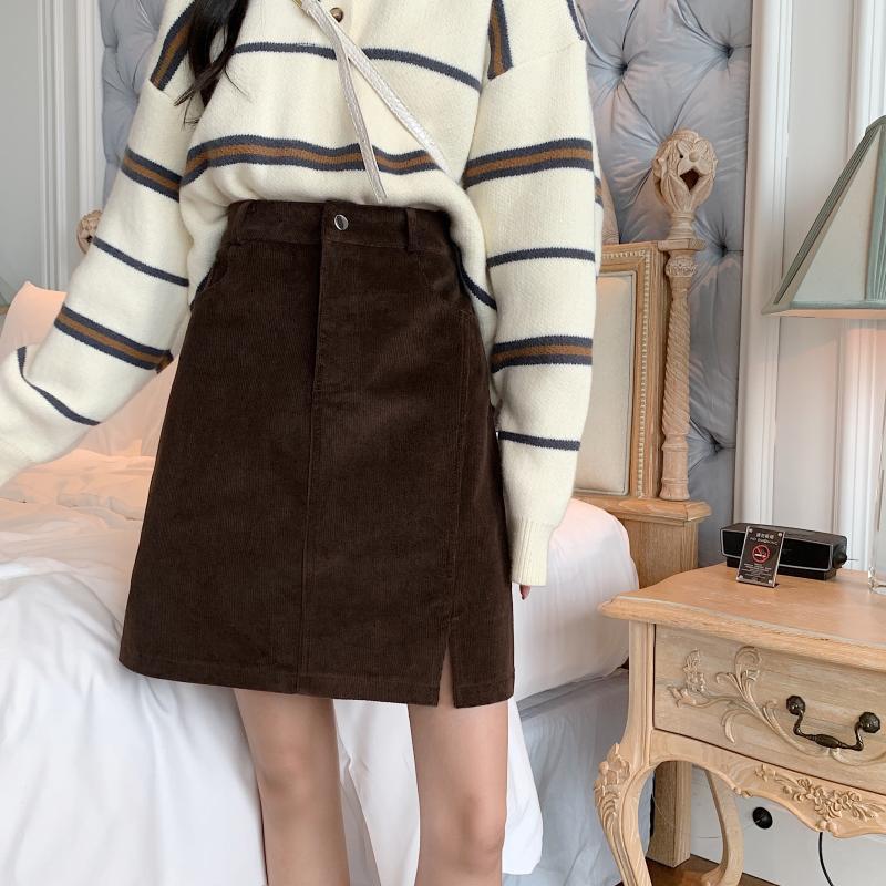 Миди-юбка А-силуэта из кофейного вельвета больших размеров с боковыми разрезами - Ретро облегающая модель, скрывающая бедра, для осени/зимы