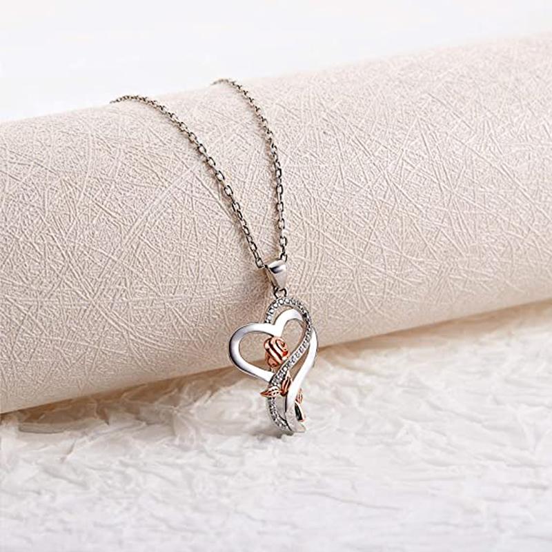 Huitan Fashion Rose Gold Color Rose Flower Pendant Necklace for Women Aesthetic Heart Love Necklace Anniversary Gift New Jewelry