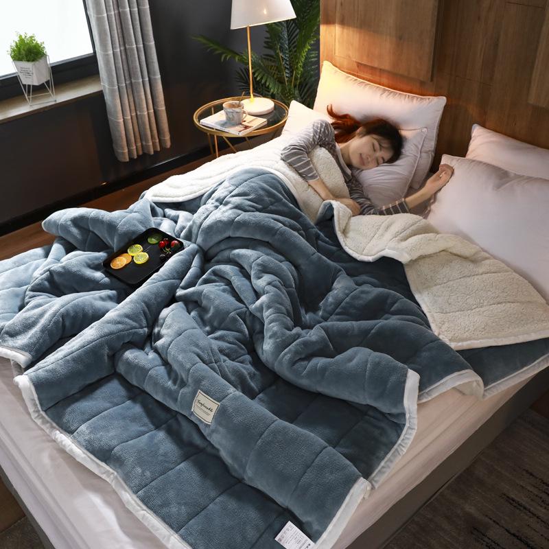 Cozy Three-Layer Flannel and Sherpa Blanket for Autumn and Winter